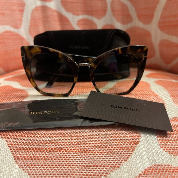 Authentic TOM FORD Samantha Sunglasses - Picture 1 of 8